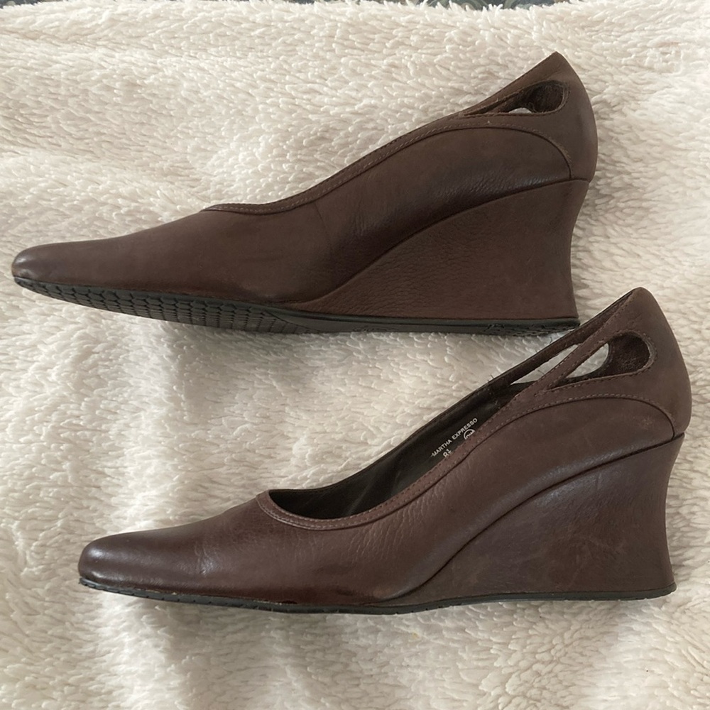 Donald J. Pliner Martha Leather Espresso Wedge size 8.5